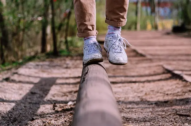 Cómo elegir el calzado ideal para viajar con estilo